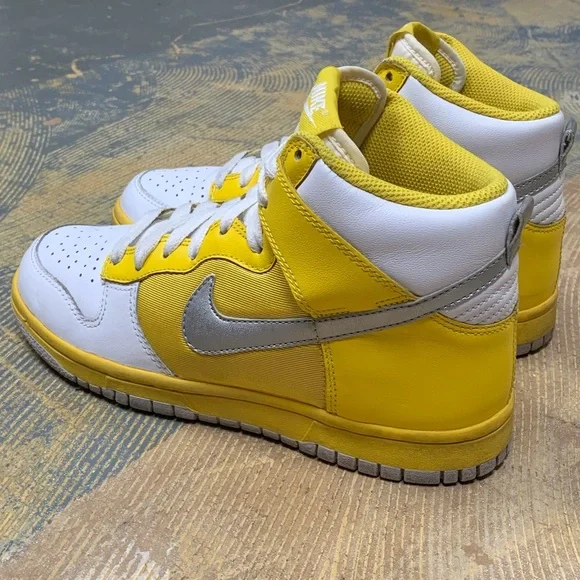 Nike Air Dunk Yellow 318676-101 Size 7 High Women’s - Picture 6 of 8